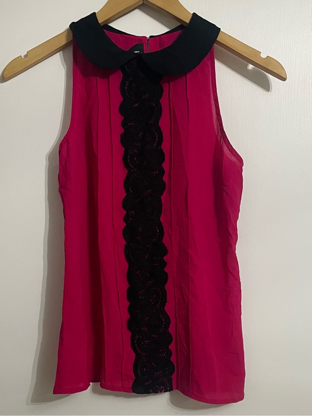 Iz Byer Magenta Sleeveless Camisole with Black Peter Pan Collar
